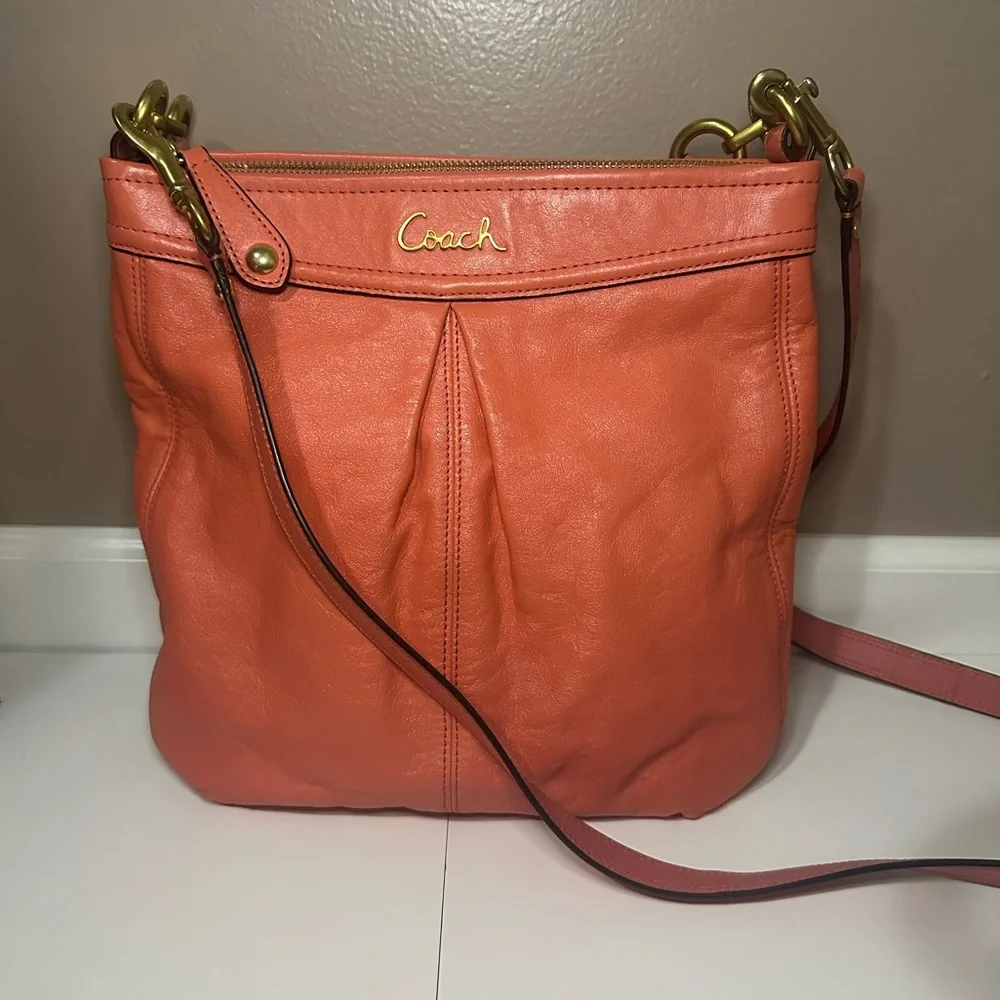 Coach Ashley Coral Leather Pleated  Convertible Hobo Bag - EUC